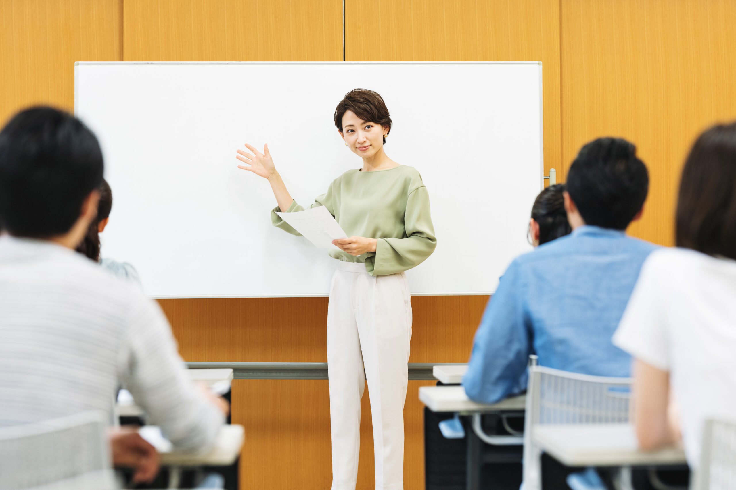接客研修・管理職研修の費用 ～ 料金の目安とプログラム ～