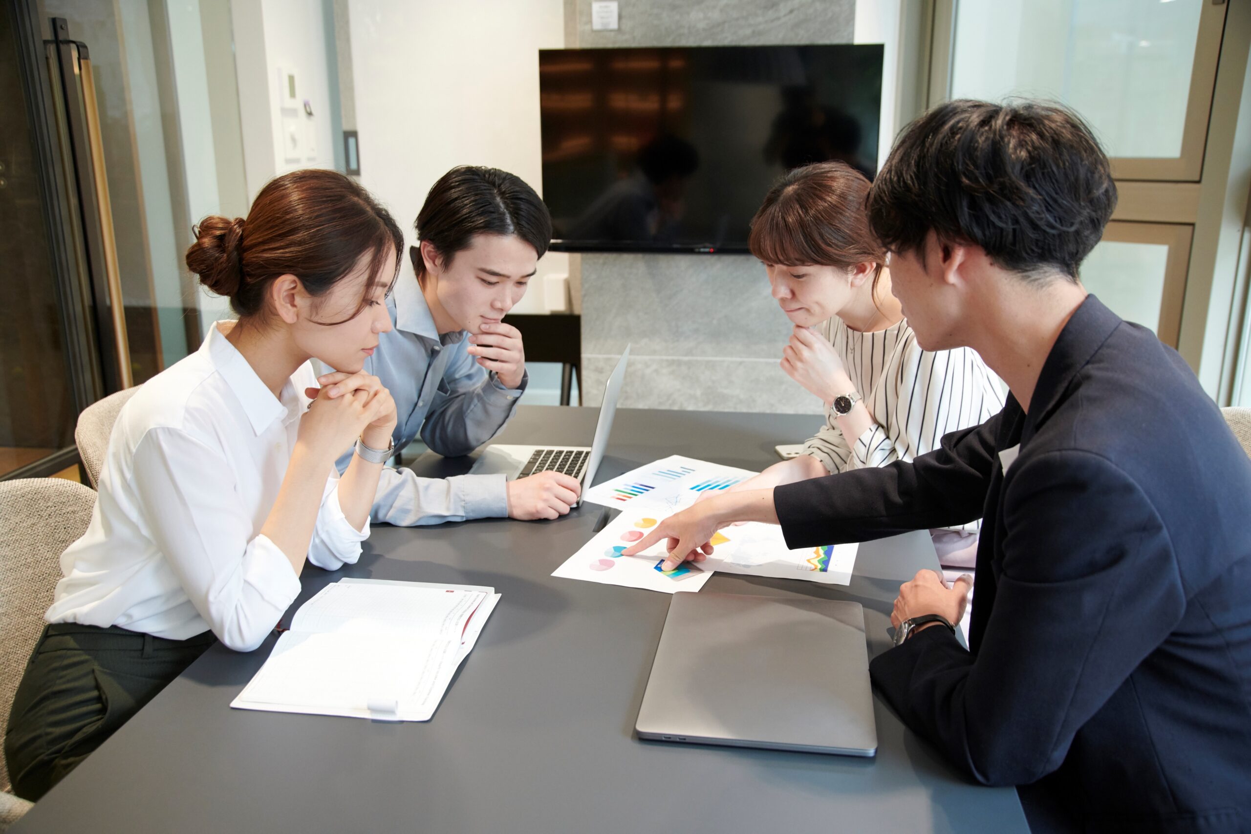 中間管理職の育成 ～その役割と強化すべきスキル～